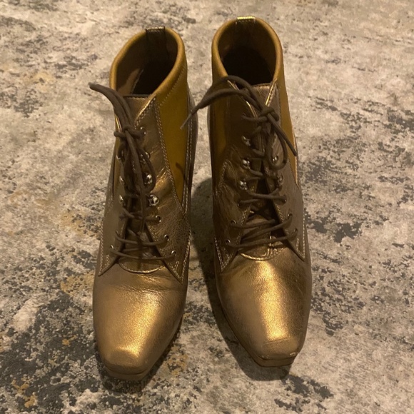 Donald J. Pliner Gold Metallic Laced Up Heeled Booties - Size 36.5 - Picture 5 of 5